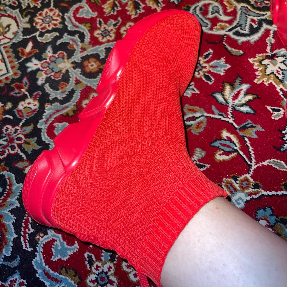 Super cute red Sock sneakers (rare) - Picture 12 of 13